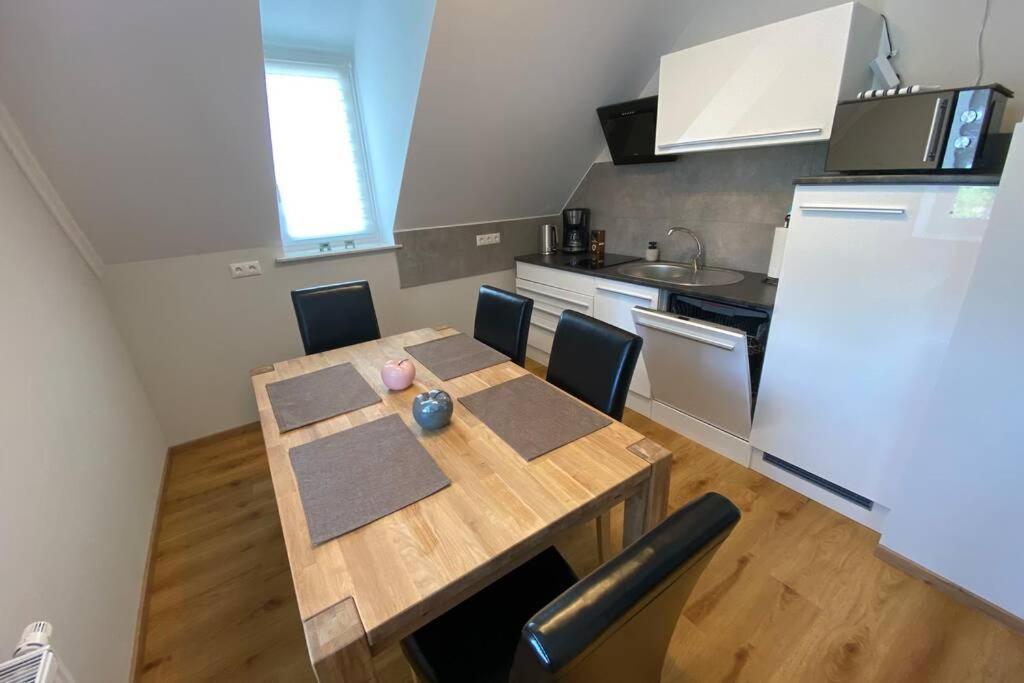 Schöne drei Raumwohnung. Hell,stilvoll, gemütlich. Borna Exterior foto